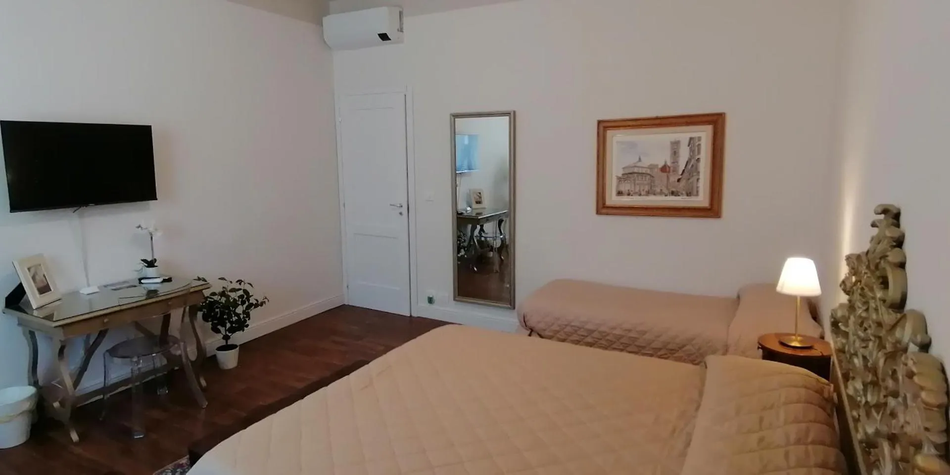 L'Angolo Di Firenze - The Florence Corner 0*,  Ιταλία